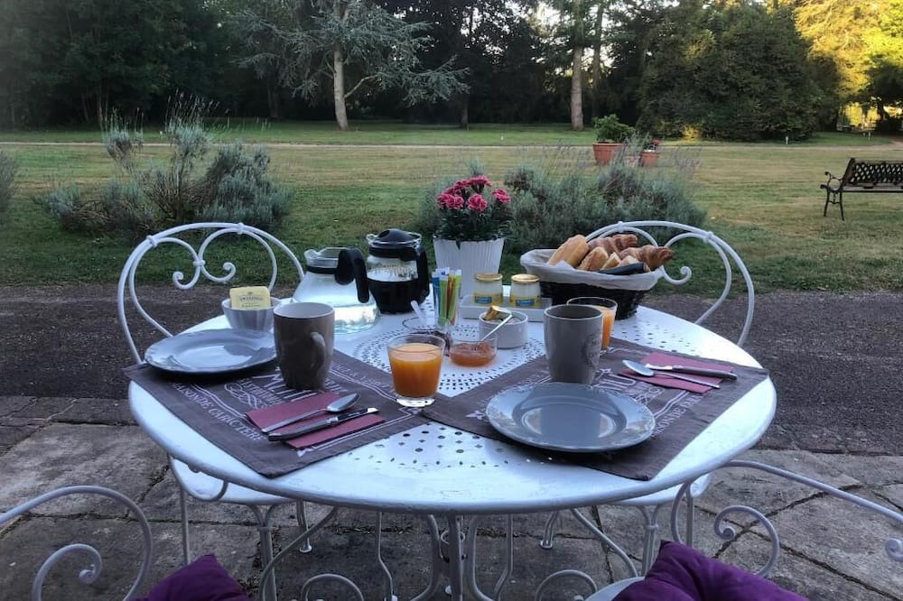 Le Pin Bed & Breakfast | Bed and breakfast in a park 5 minutes from Cerza, ideal for recharging your batteries!