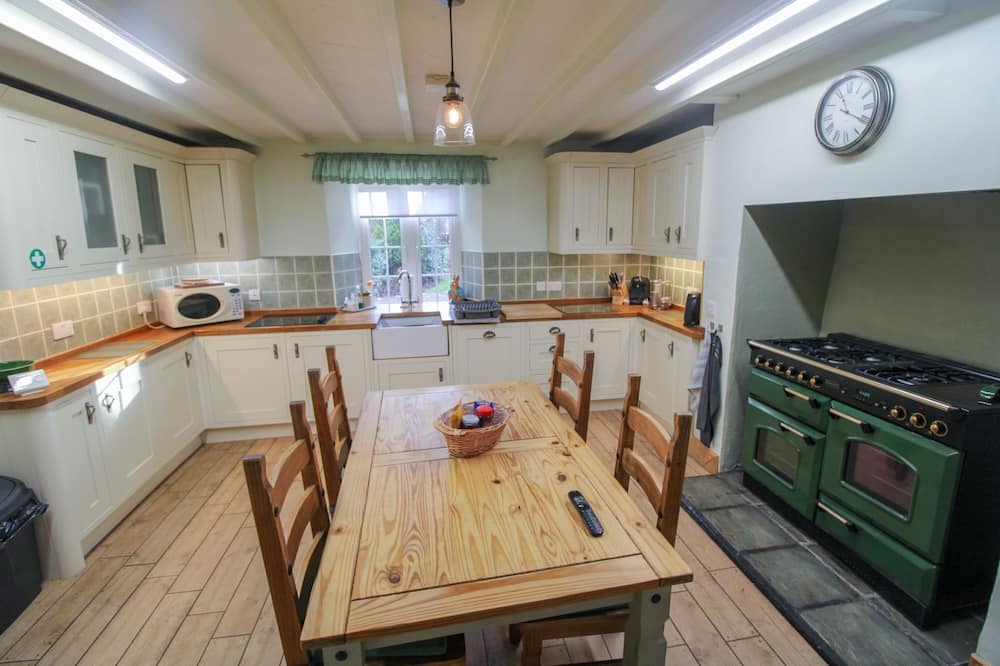 Greenhead Cottage | Hadrians Wall Cottage Greenhead - a cottage that sleeps 8 guests in 4 bedrooms