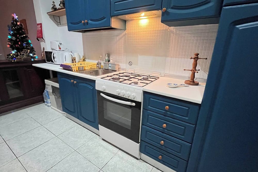 Paola House | Cozy Maltese Maisonette with Private Entrance in Raħal Ġdid