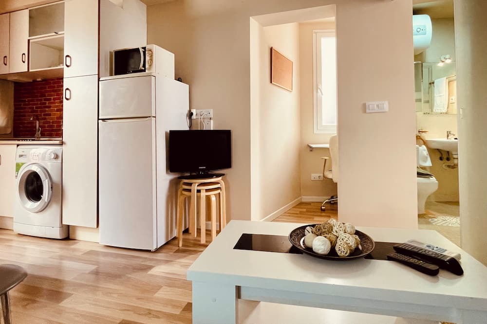 Arapiles Apartment | Charming centrally located apartment with excellent location and all amenities.