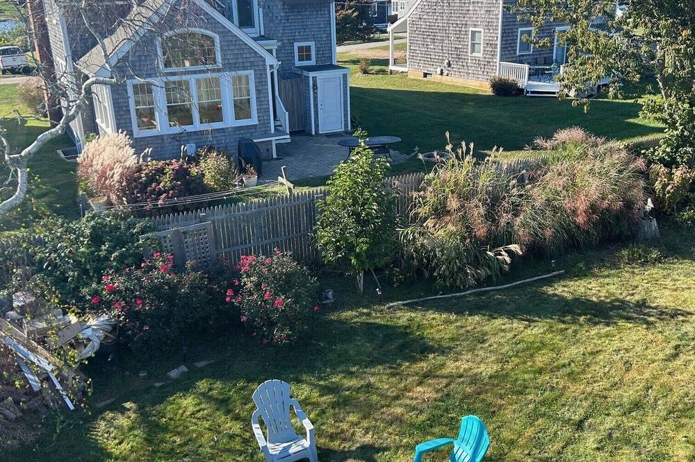 Matunuck Apartment | Matunuck Girl Surf Break Beach Oasis