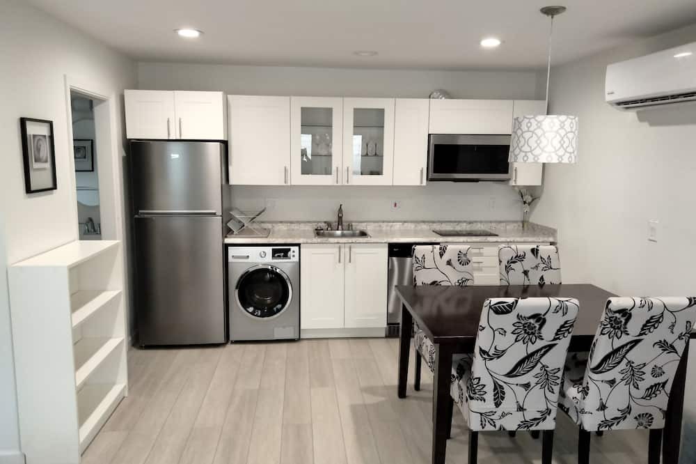 Agoura Hills Apartment | Furnished modern in-law studio in peaceful Agoura Hills