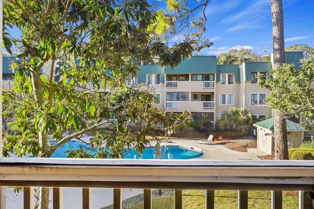 Palmetto Dunes Apartment | 2BR 2 Min to Beach Pool Tennis King Bed