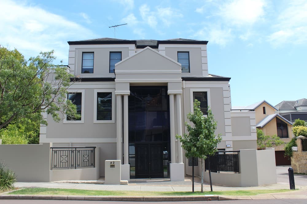 East Perth House | Luxury Home near Optus Stadium
