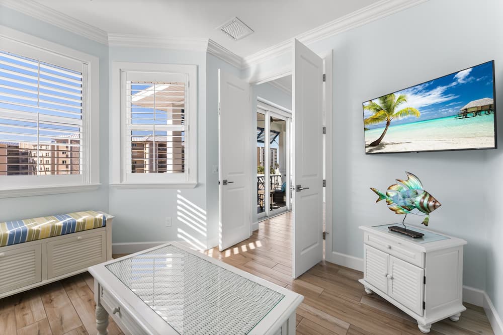 Fort Myers Beach House | Absolutely Captivating - Ocean Views, Steps to the Beach, Pools, Game Rooms - Seahorse Reef Estates