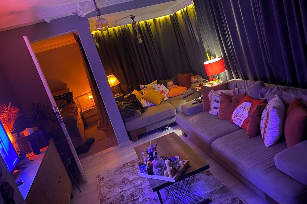 Bodrum City Center Apartment | Chic apartment with WiFi and AC in brilliant Muğla