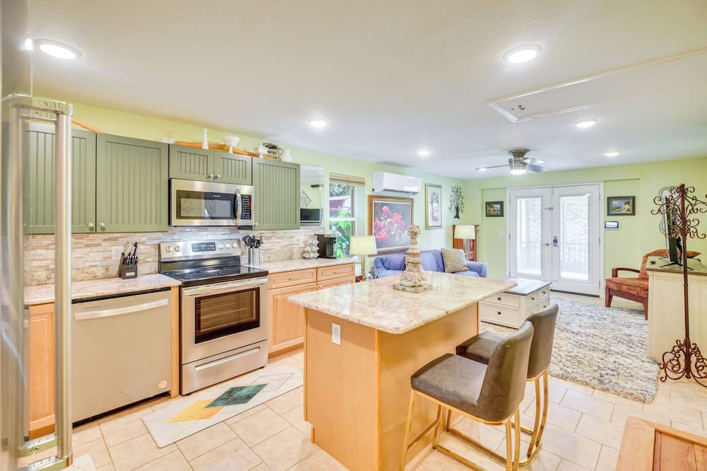 Umatilla Cottage | Cottage 13 Mi to Dtwn Mount Dora!