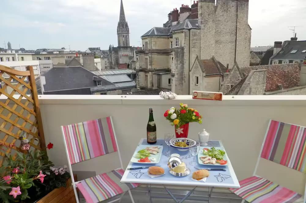 Centre Ancien Apartment | Large guest studio in the historic heart of Caen