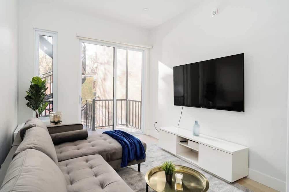 Latin Quarter Apartment | Chic/Bright 1 Bed + Parking