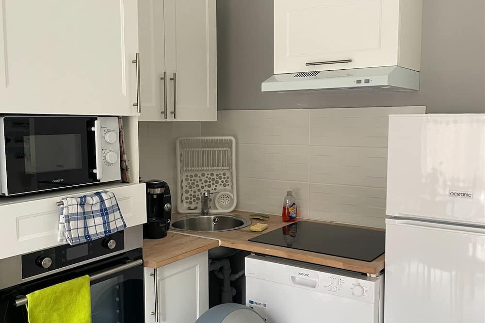 Chaum House | Holiday Home 'Menoua' with Mountain View, Wi-Fi and Air Conditioning