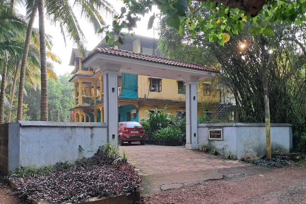 Arambol Apartment | Mukund Sadan Private studio R-7 in charming Arambol North Goa