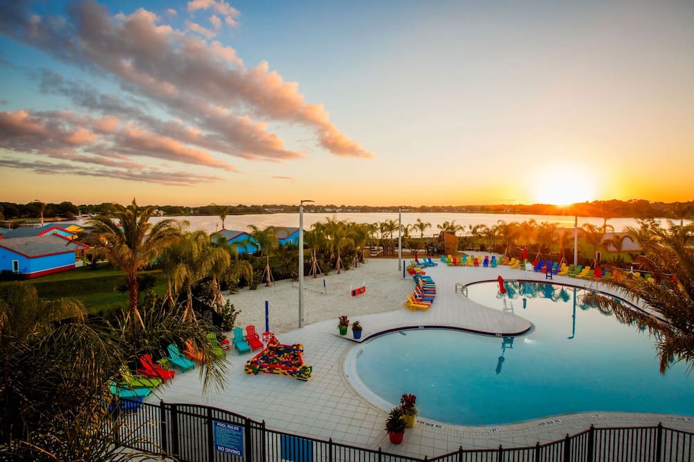 Cypress Gardens House | Adventurer's Dream Room, LEGOLAND Hotel, Mini Golf Excursion, 2 Family Stays