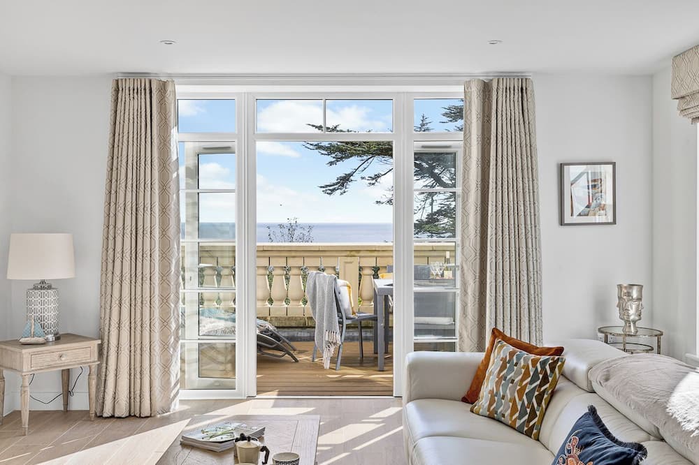 Carlyon Bay Apartment | Luxury for 6 near Fowey & Eden Project - Beach & Golf