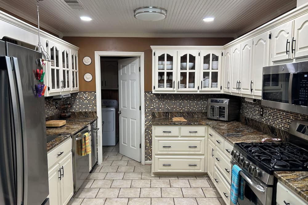 Oxford House | Charming 3-bedroom house in Oxford, MS only 18 minutes away from Ole Miss!