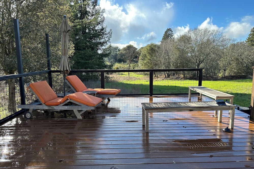 Sebastopol Cottage | Charming cottage in delightful Sebastopol with AC, WiFi