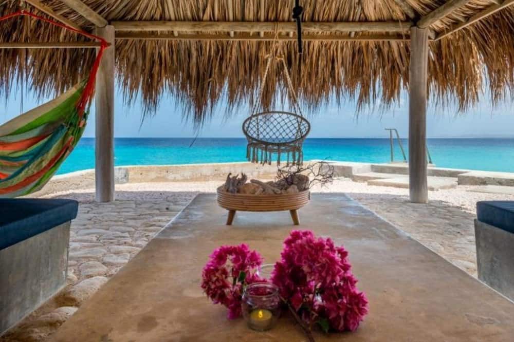Kralendijk House | Luxury villa with private pool and private beach