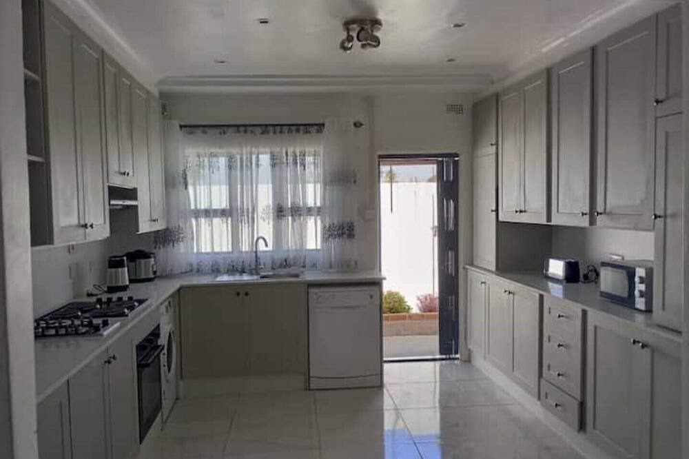 Goromonzi House | The Elite Cottage