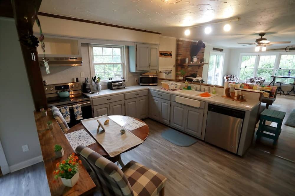 Sharpsburg House | Taylor's Landing C&O Retreat