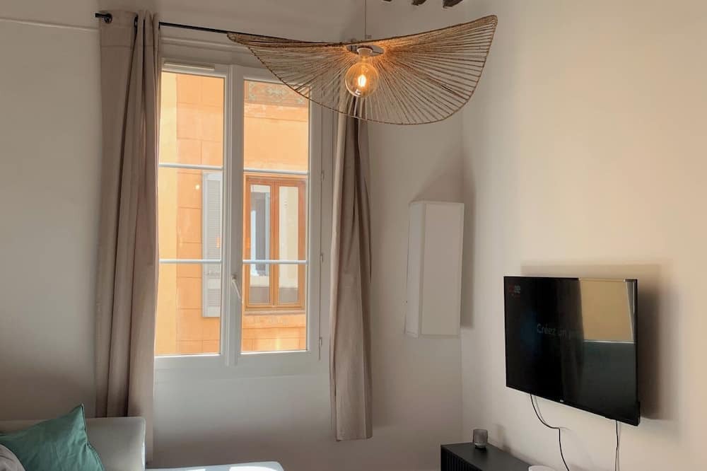 Aix-en-Provence Historic Centre Apartment | Right in the center of Aix, comfortable, 2 bedrooms, 2 bathrooms, air conditioning