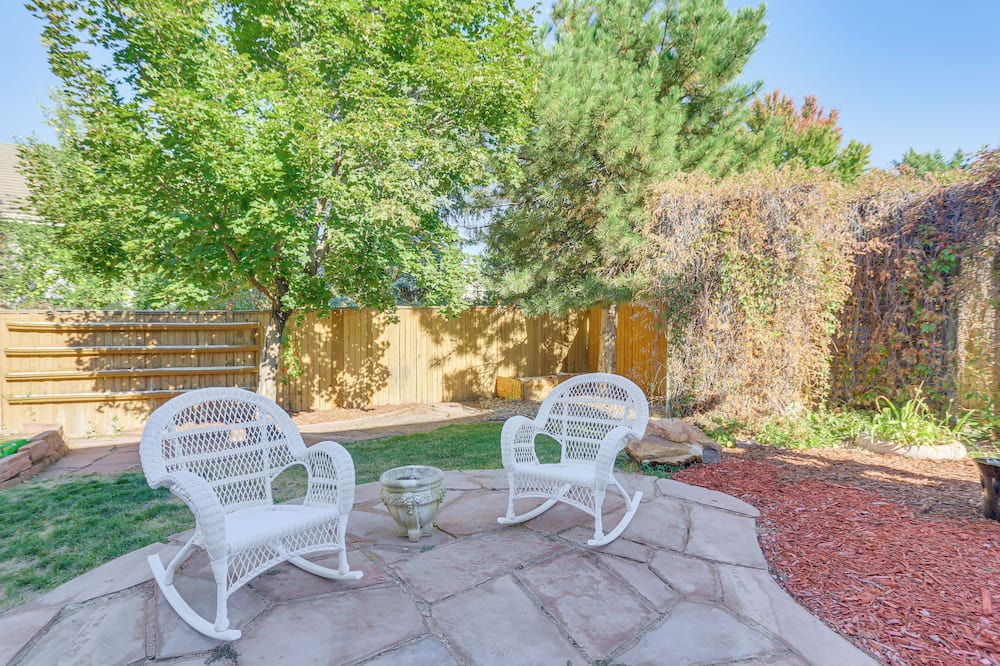 Centennial House | Pet-Friendly Home w/Fenced Yard in Centennial!