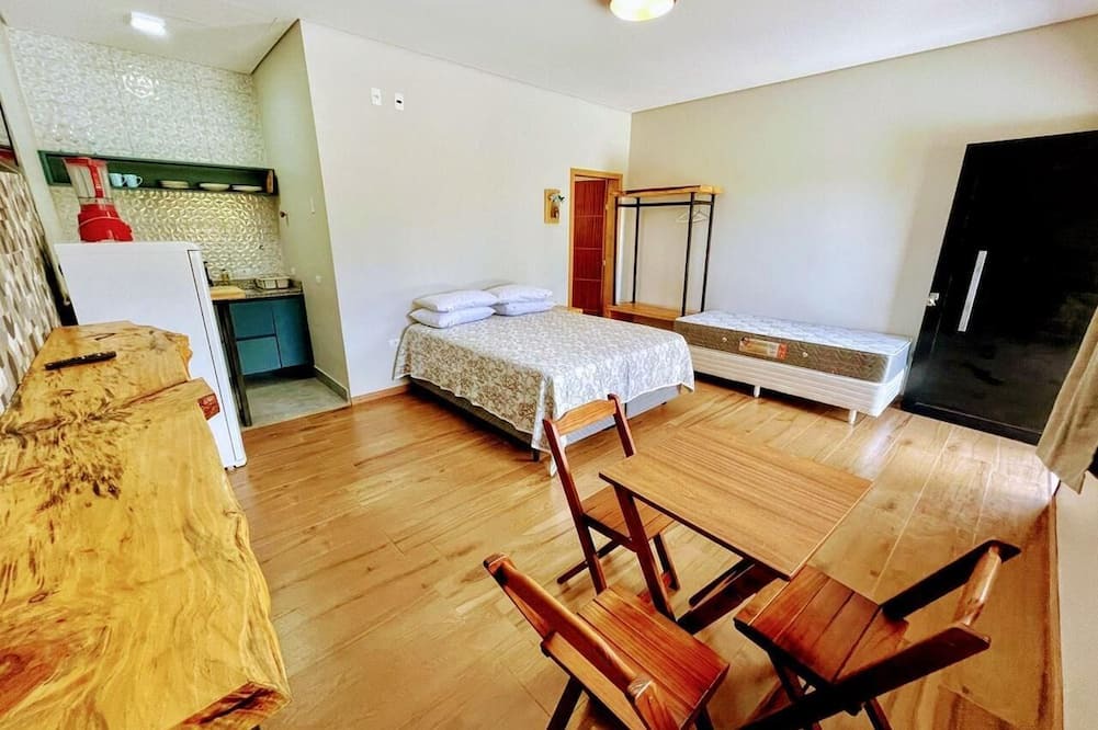 Campos do Jordao House | SONHO EM CAMPOS: CASA COM 2 LOFTS PERTINHO DA DUCHA DE PRATA