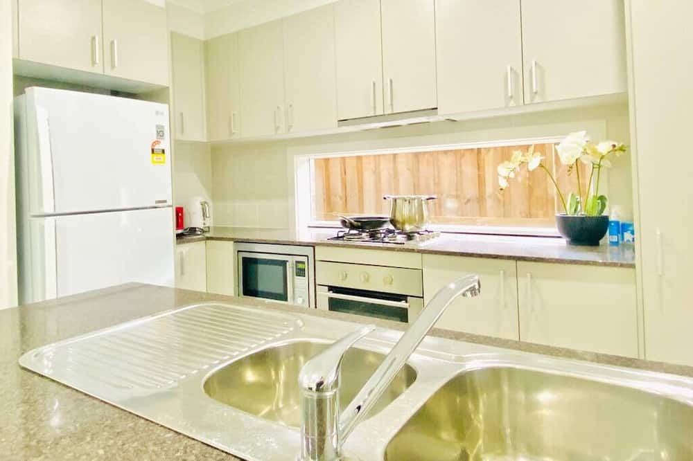 Kellyville House | Kellyville 5Br-Closed to Shops, Parks and School