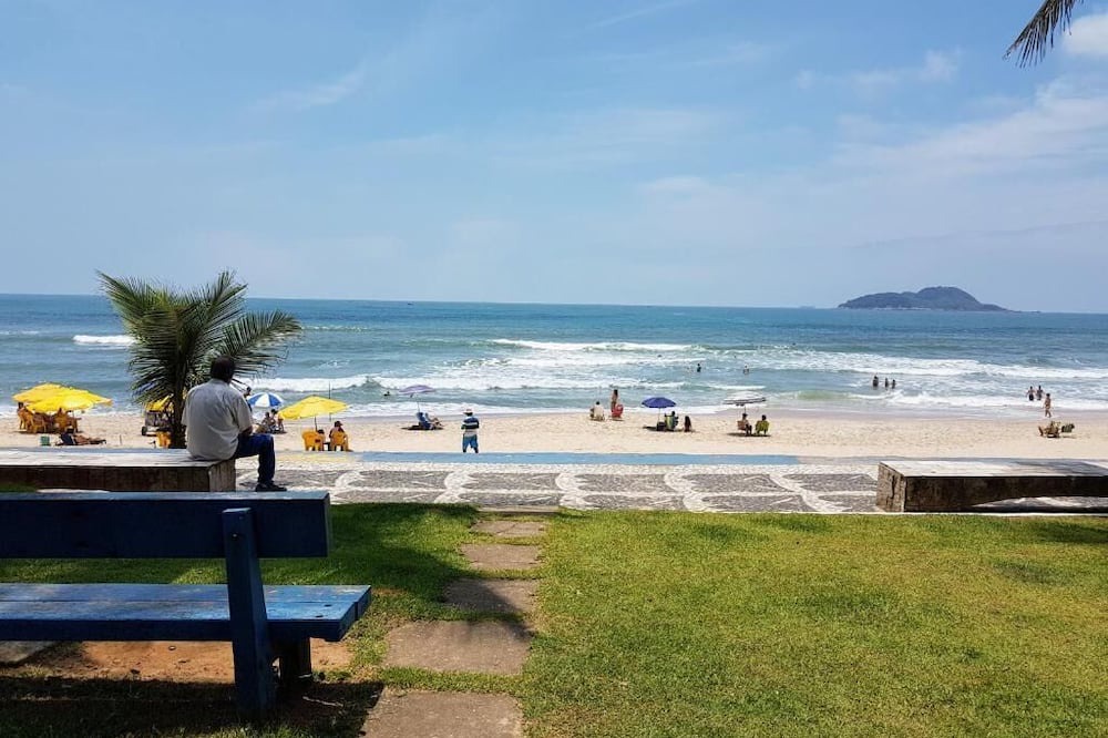 Tombo Apartment | Rest 100m from Tombo Beach, pet friendly with WI-FI