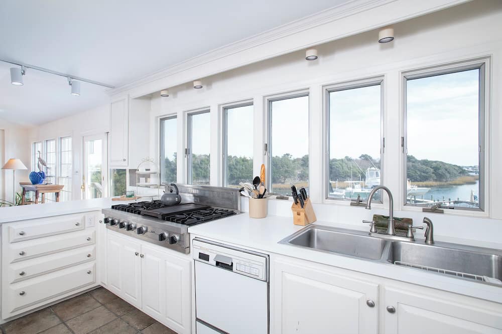 Atlantic Beach House | Coastal Casa-Sound Front Home in Atlantic Beach, NC