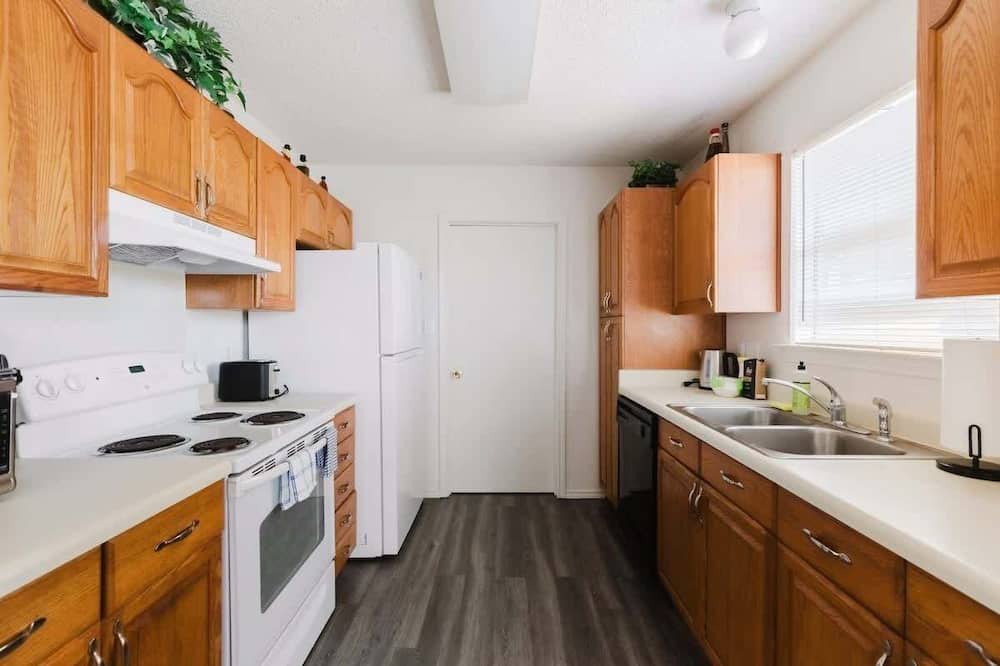 Oak Point House | Cozy 3BR Family Home with Large Yard, Sleeps 7