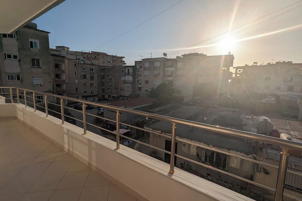 Qender Apartment | Stella's Apartments -whole apartment with WiFi, AC close to the beach in Saranda