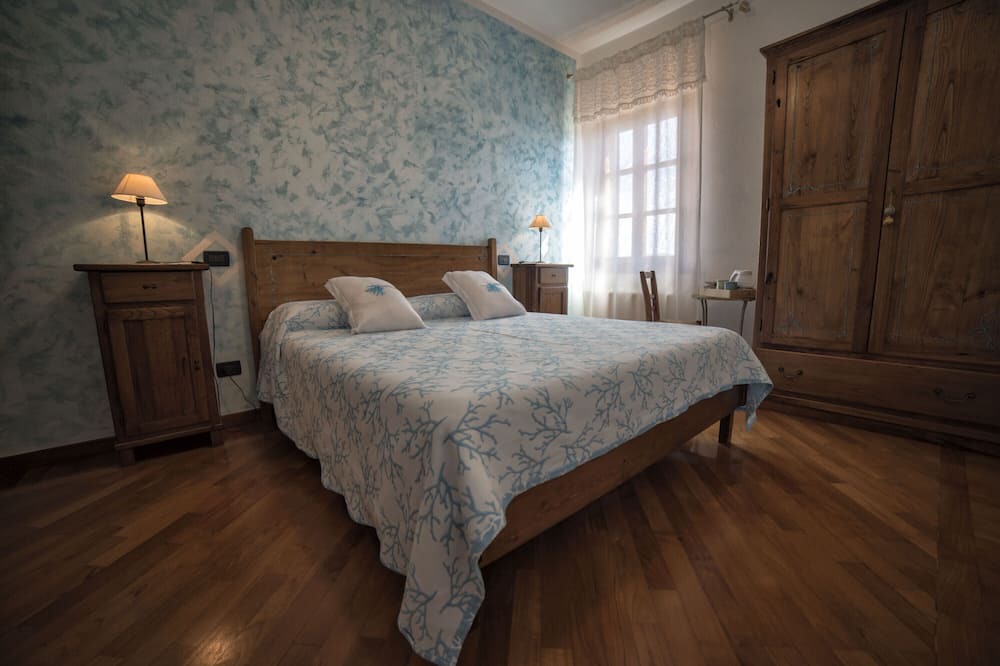 Castagneto Carducci Other | Room 'Uno' with Shared Pool, Wi-Fi and Air Conditioning