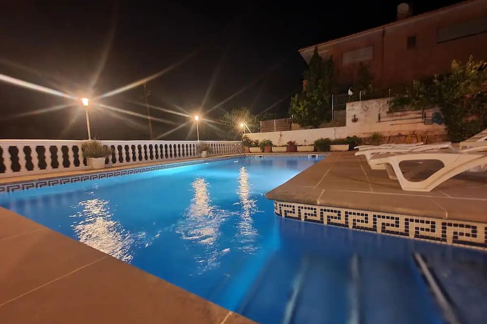 Tarragona Apartment | China -Double or Twin Room with Swimming