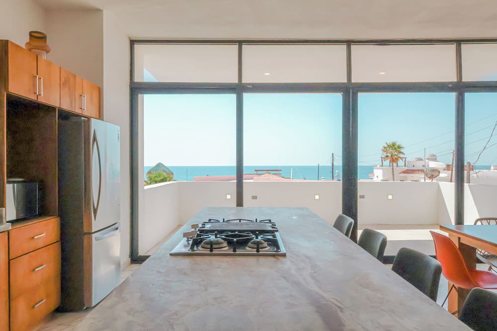 Las Conchas House | Calle de Las Sirenas 4BR Beach House with Private Pool and Stunning Views