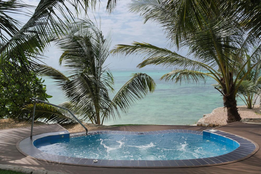 Makunduchi Villa | Beautiful Secluded 8 bedroom Beach Villa with Pool