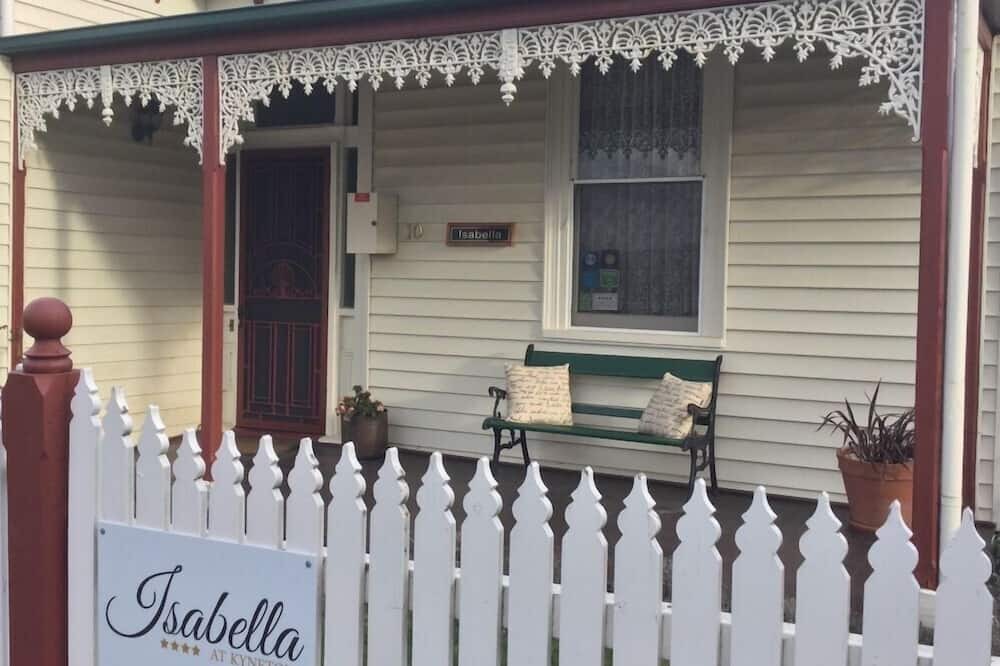 Kyneton House | Four night stay minimum Kyneton