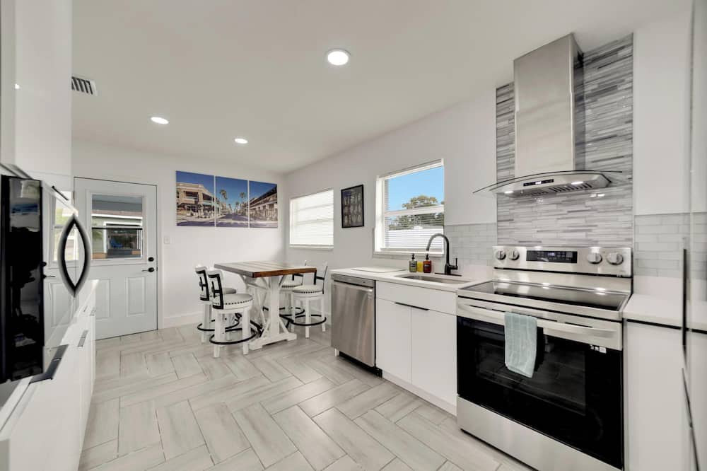 Ybor City House | Relaxing AF Tampa Home with Hot Tub, Outside Fun, and TVs in every room!