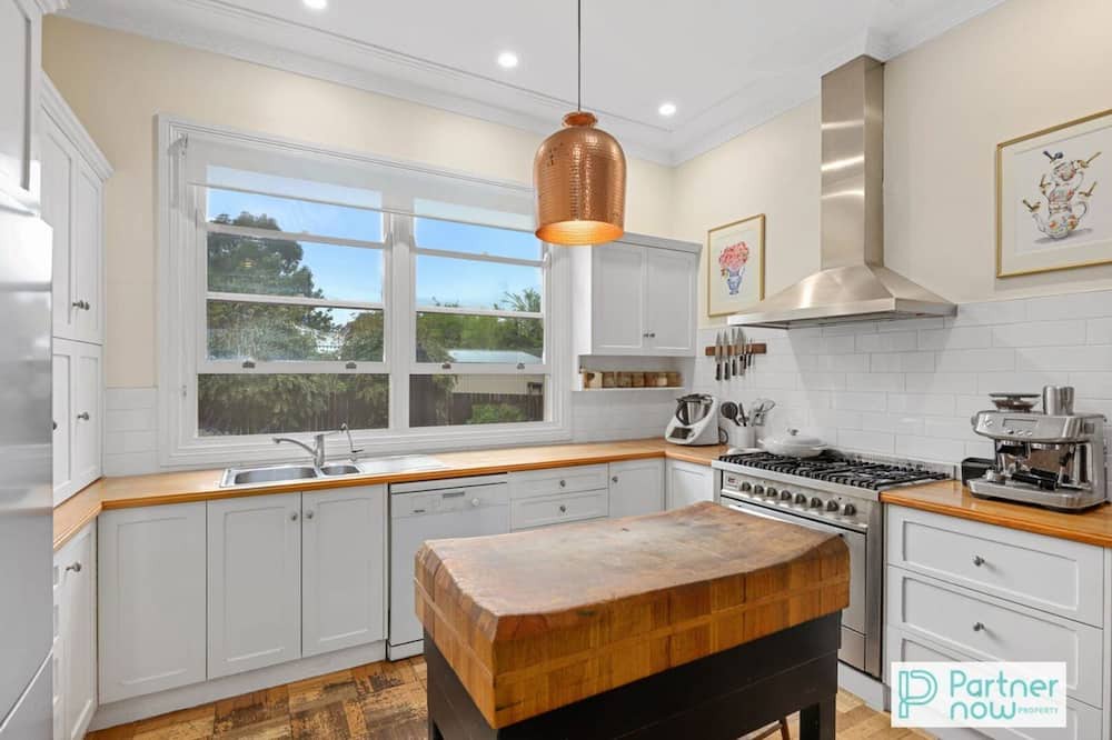 East Tamworth House | Charming 4-Bedroom Property with Pool in Tamworth