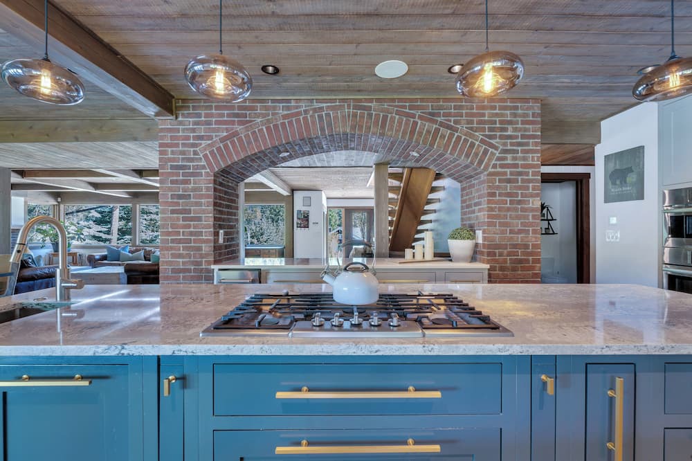 Banff House | Welcome to Nostalgia, a luxurious mountain retreat in Banff, Alberta