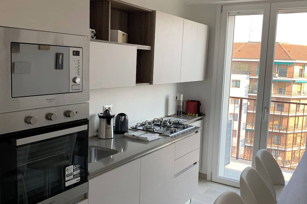 Porta Volta Apartment | Panoramic three-room apartment with two bathrooms near metro Cenisio