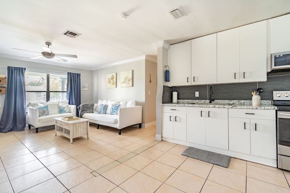 North Lauderdale House | Spacious 3BR Family-Friendly Home Near Attractions