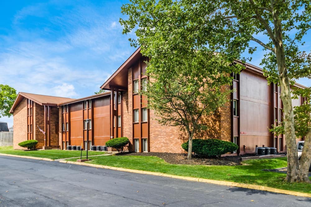 Northwest Columbus Apartment | Hancock - Near OSU Riverside w Tennis Court & Swimming Pool
