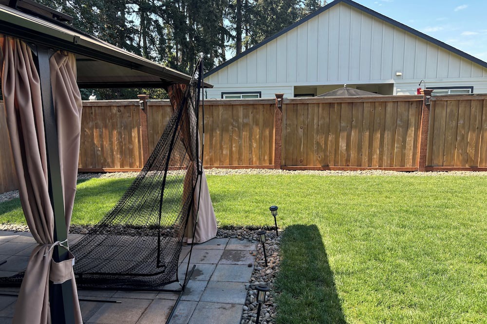Thurston House | 4-bedroom house in quietSpringfield with AC, WiFi, and more. 15 mins to Autzen