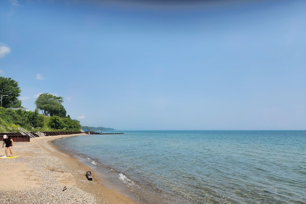 Lexington Cottage | Lil peace of heaven ,enjoy a relaxing vacation, spacious yard and beach access