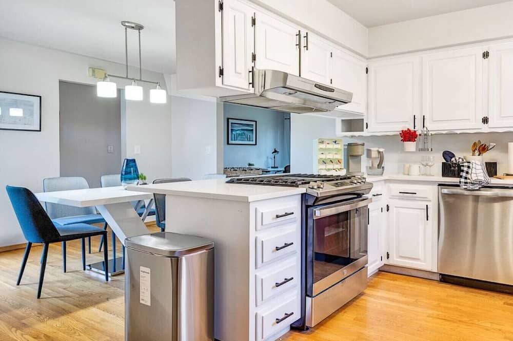 Newcastle House | Convenient & Quiet Home for Family/Business Trip