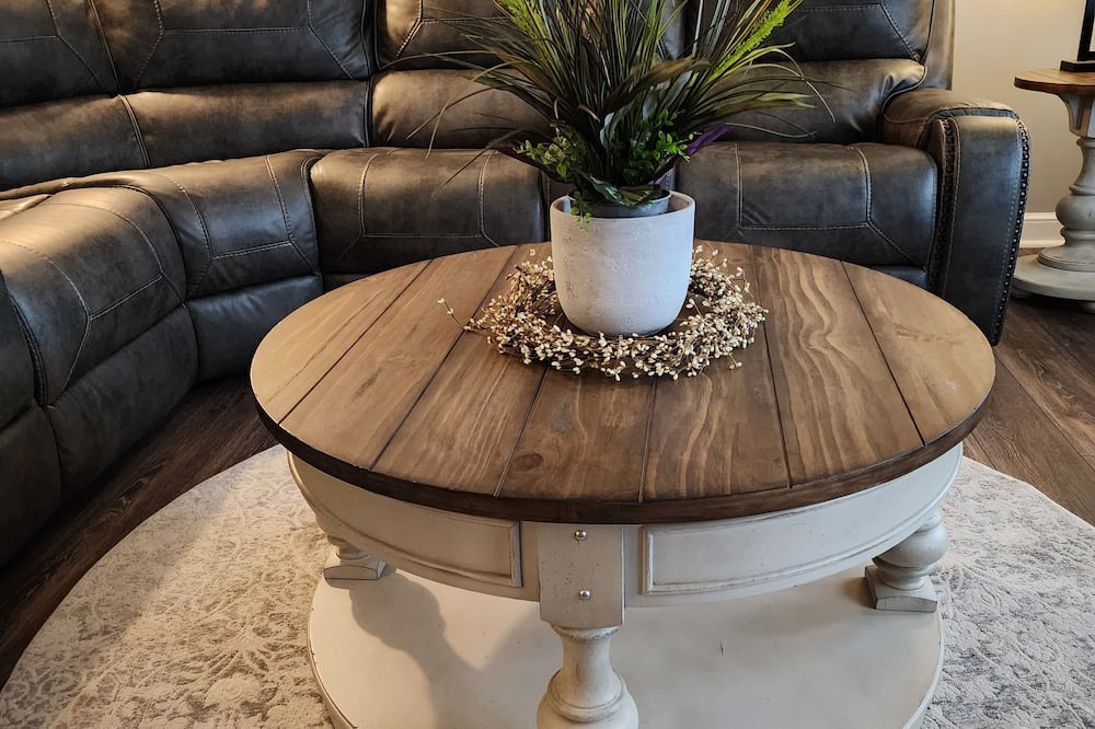 Roanoke House | Charming 3-bedroom house with AC, WiFi in lovely Roanoke Pets allowed