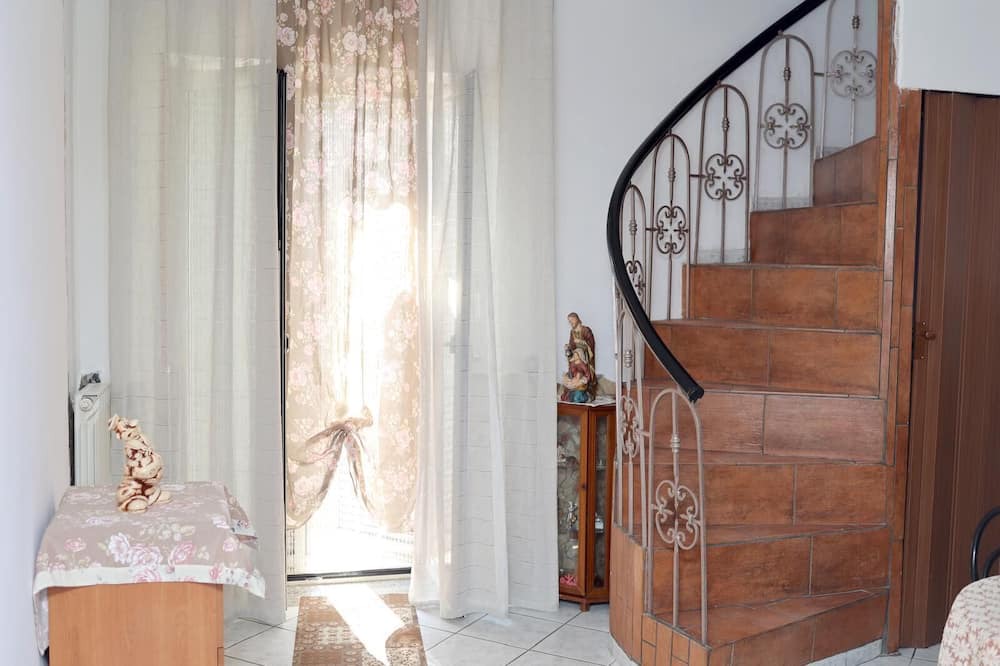 Ercolano Apartment | B&B La Casa di Giulia ai Piedi del Vesuvio Con Terrazza sul Golfo di Napoli