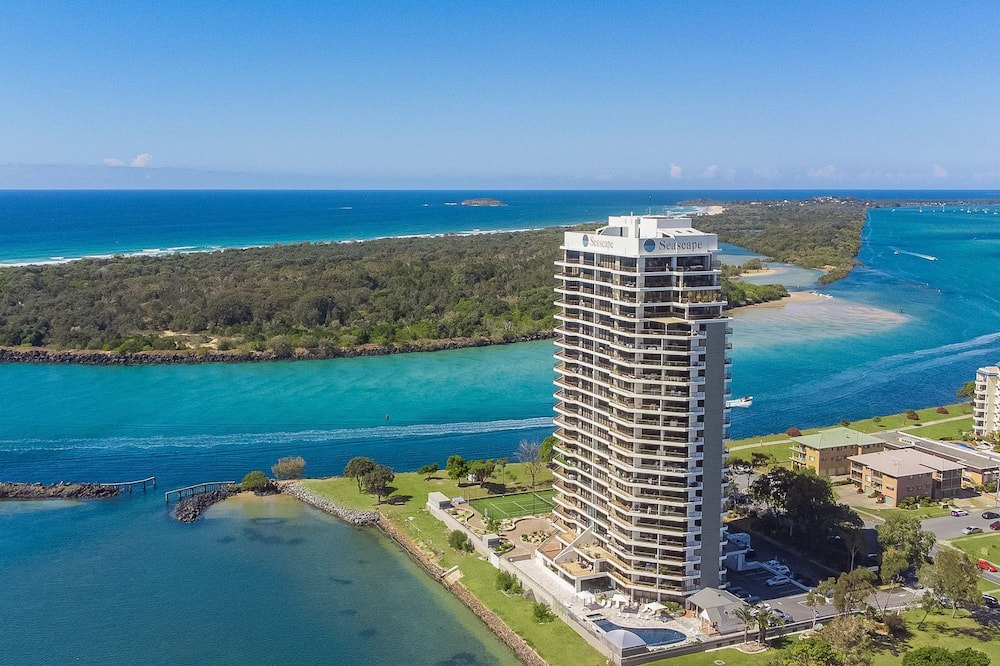 Tweed Heads Apartment | Seascape Apartments Unit 802 Central Tweed Heads with abundant water views, Wi-Fi Included