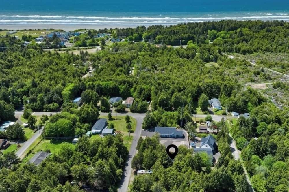 Pacific Beach Cabin | Charming cedar cabin in Pacific Beach