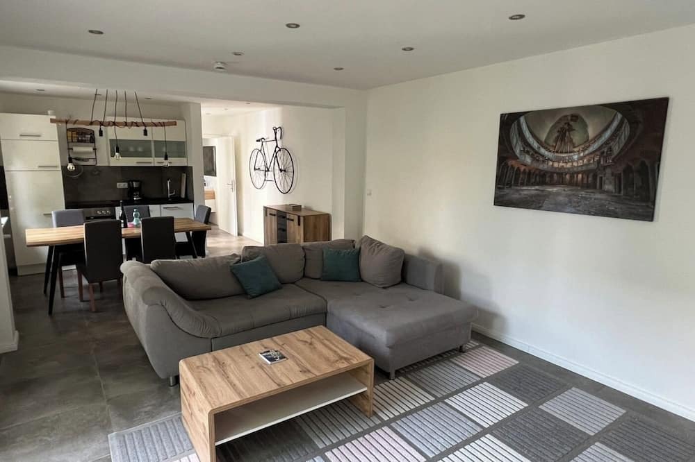 Bulmke-Hullen House | Modernes Ferienhaus mit Garten in Oberhausen