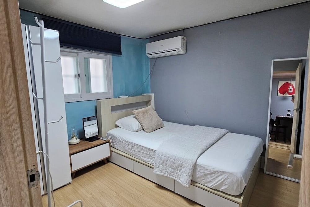 Seongsan-dong House | 5 minutes to the Yeontral Park! 1-Story 3R Unique House